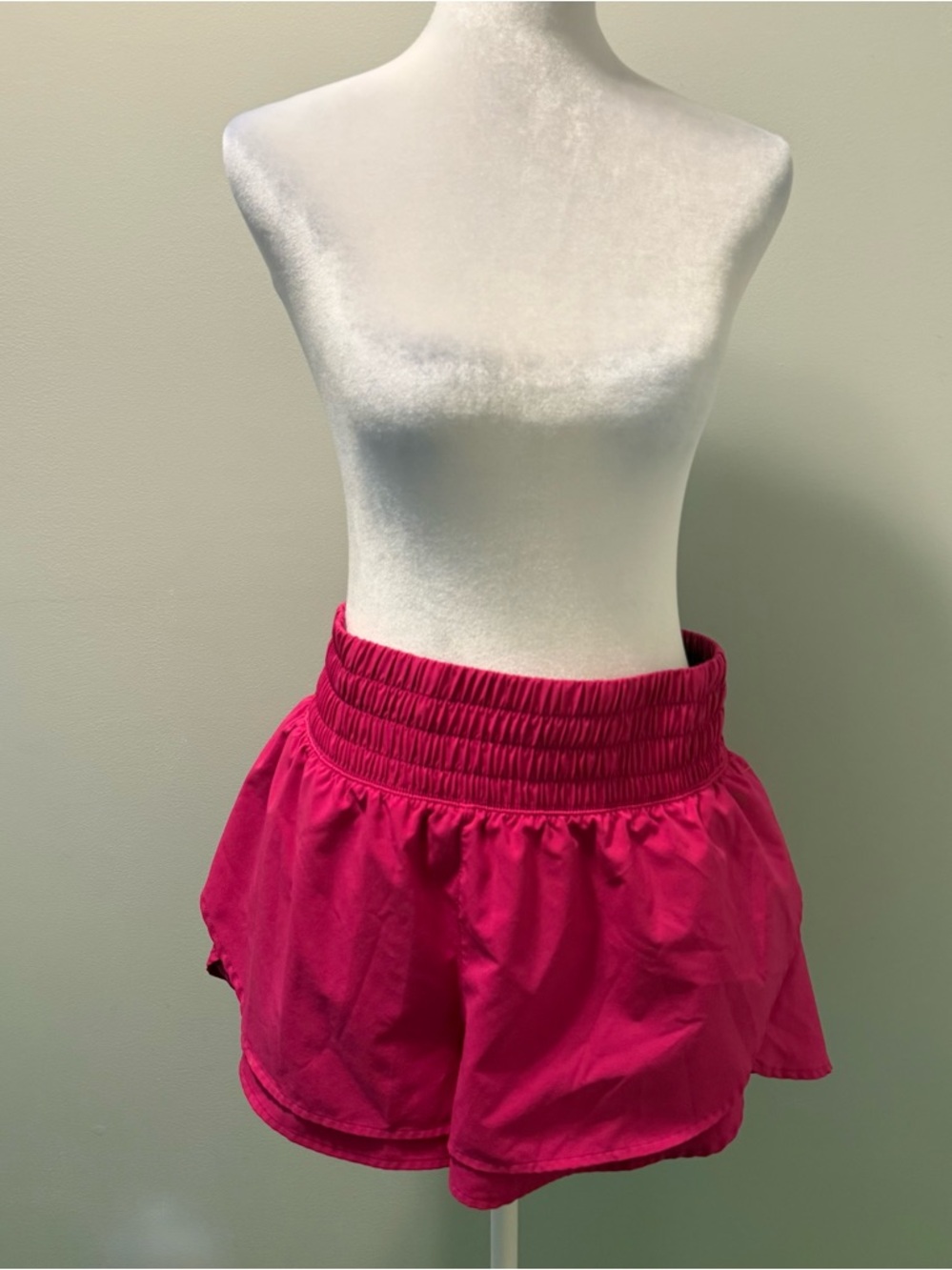 Women’s Calia Athletic Shorts in Pink with Smocked Waistband size Large women’s